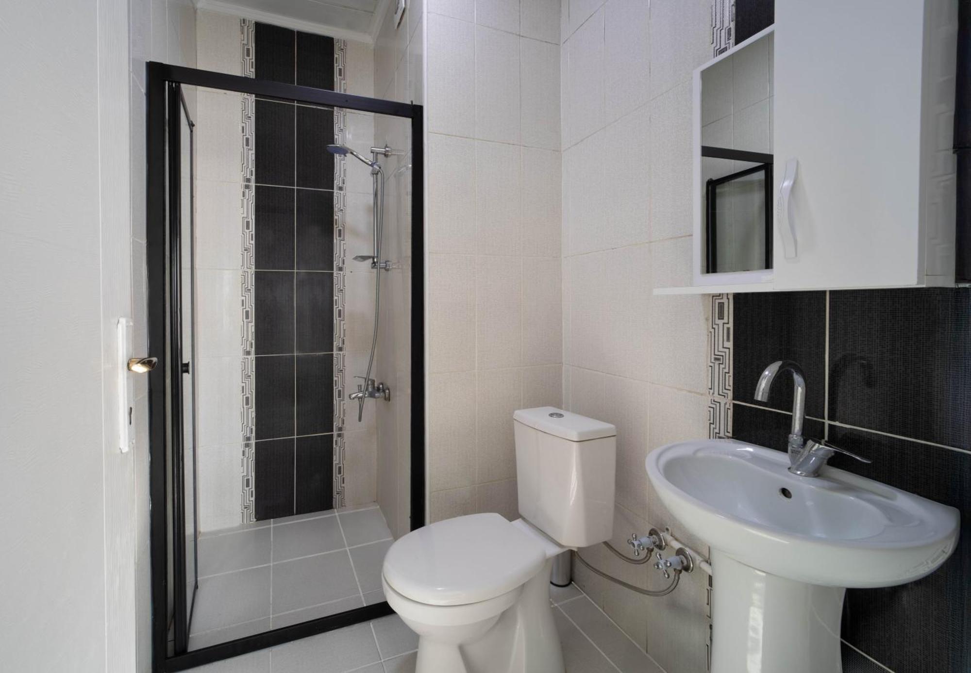 Galley Port Rooms — Photos 1